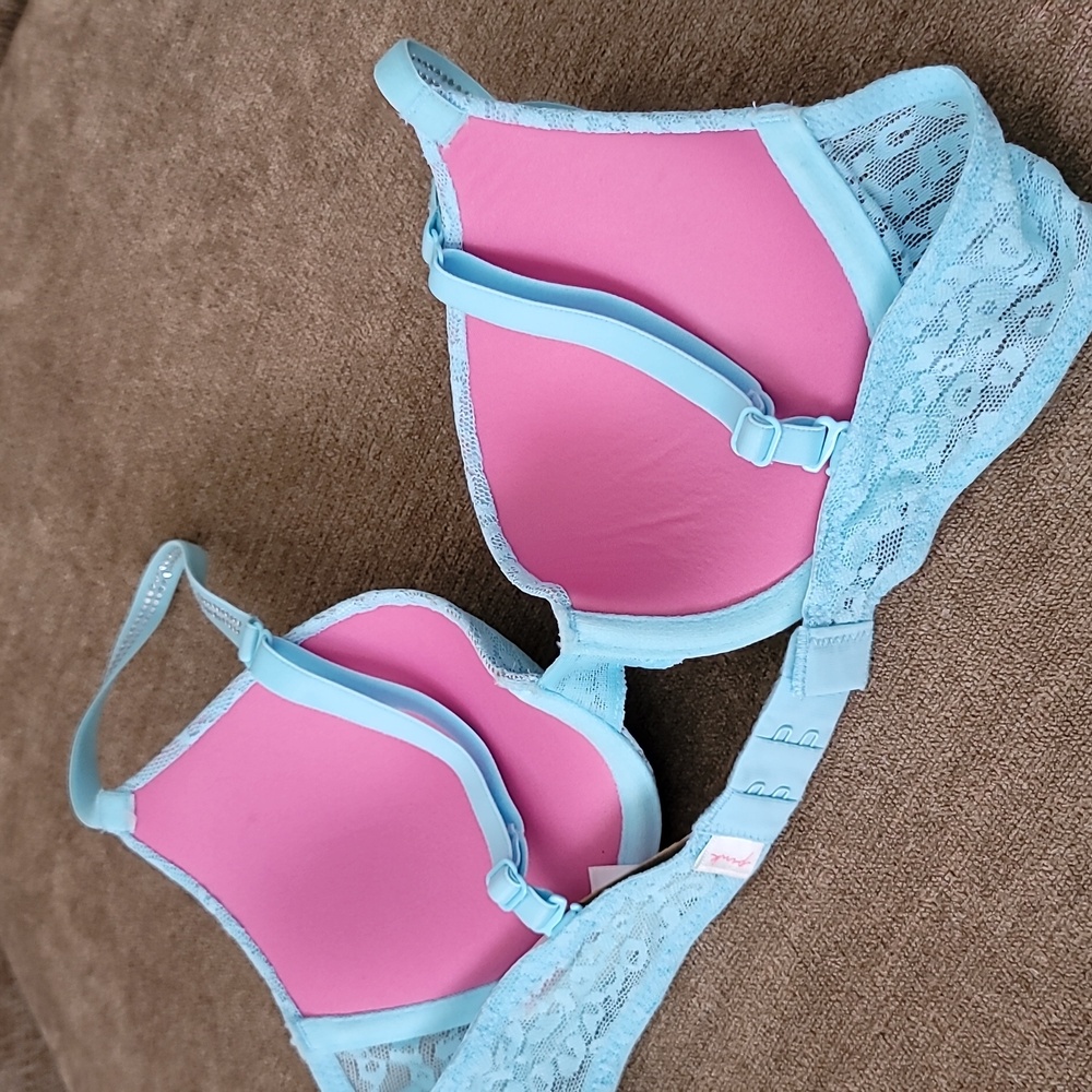 Victoria's Secret Lingerie Set - Picture 14 of 16